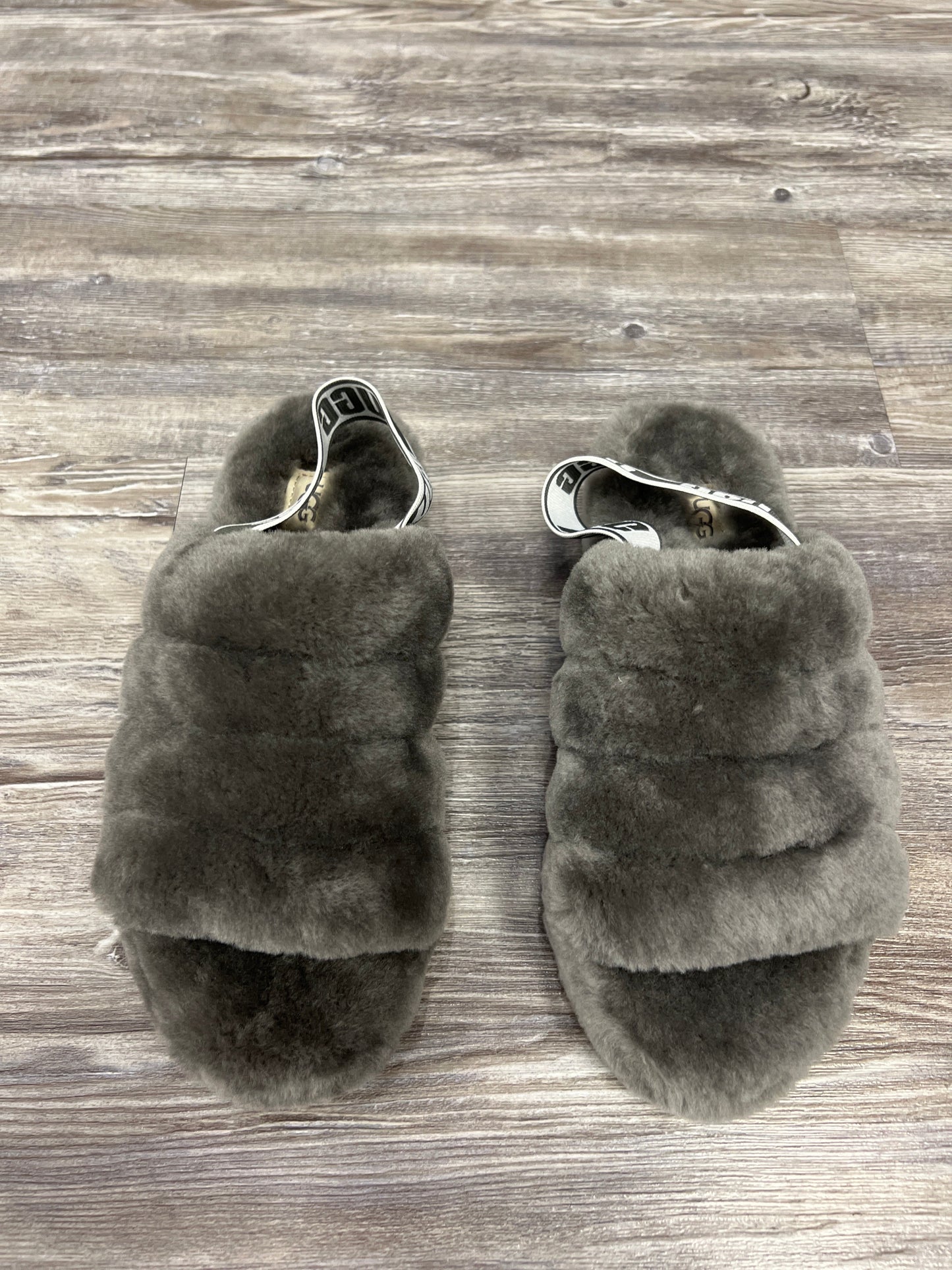 Grey Slippers Ugg, Size 8