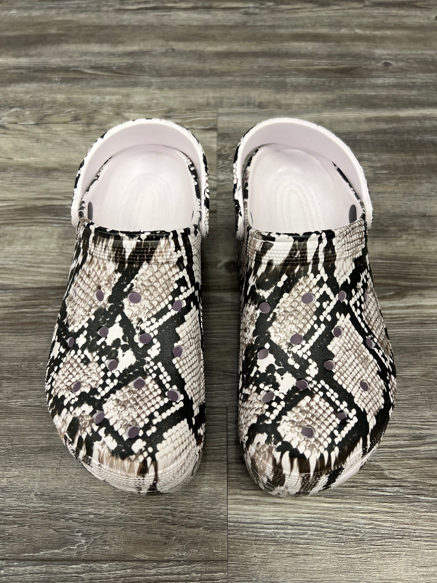Snakeskin Print Shoes Heels Platform Crocs, Size 8.5