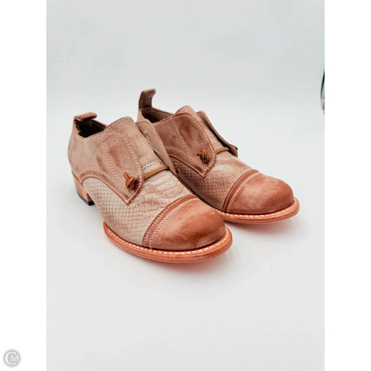Shoes Flats By Freebird In Tan, Size: 8