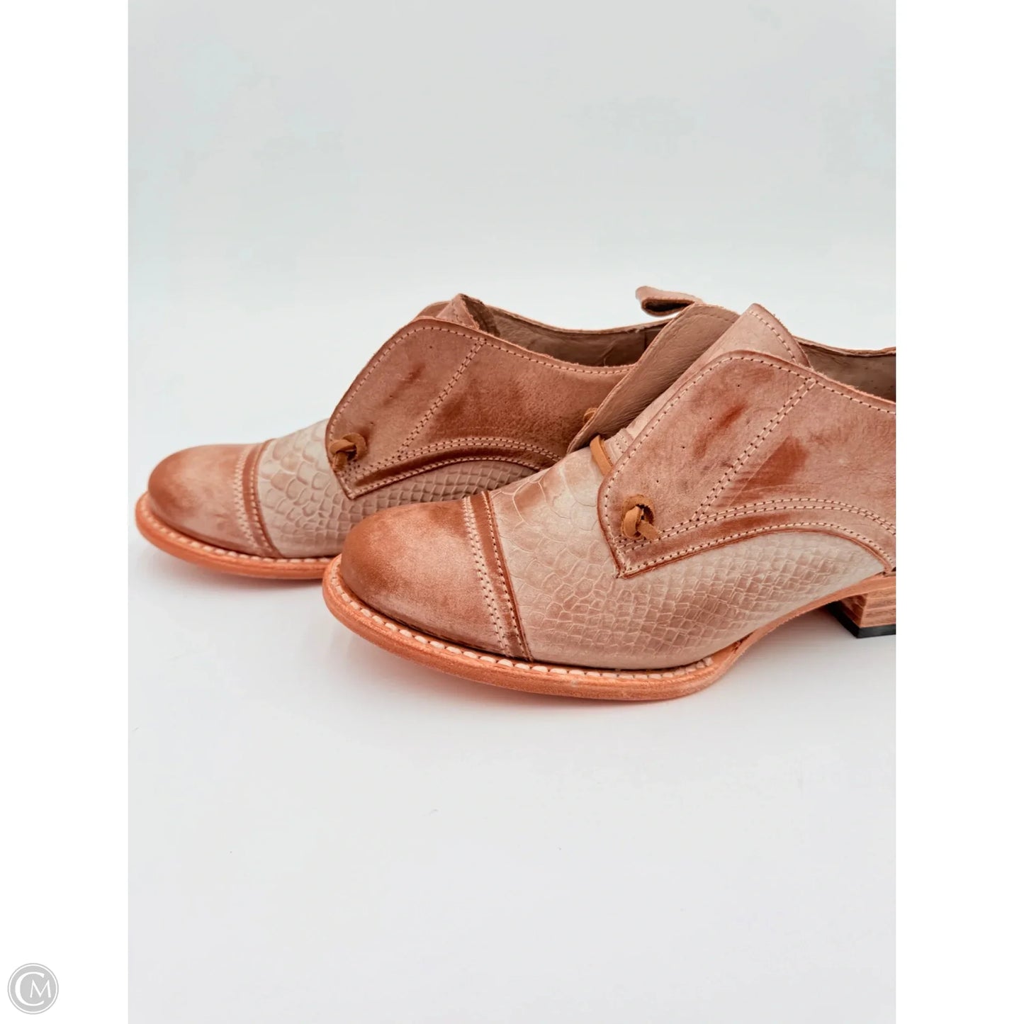 Shoes Flats By Freebird In Tan, Size: 8
