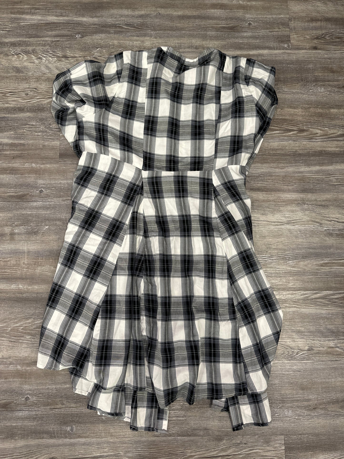 Dress Casual Short By Torrid In Plaid Pattern, Size: 2x