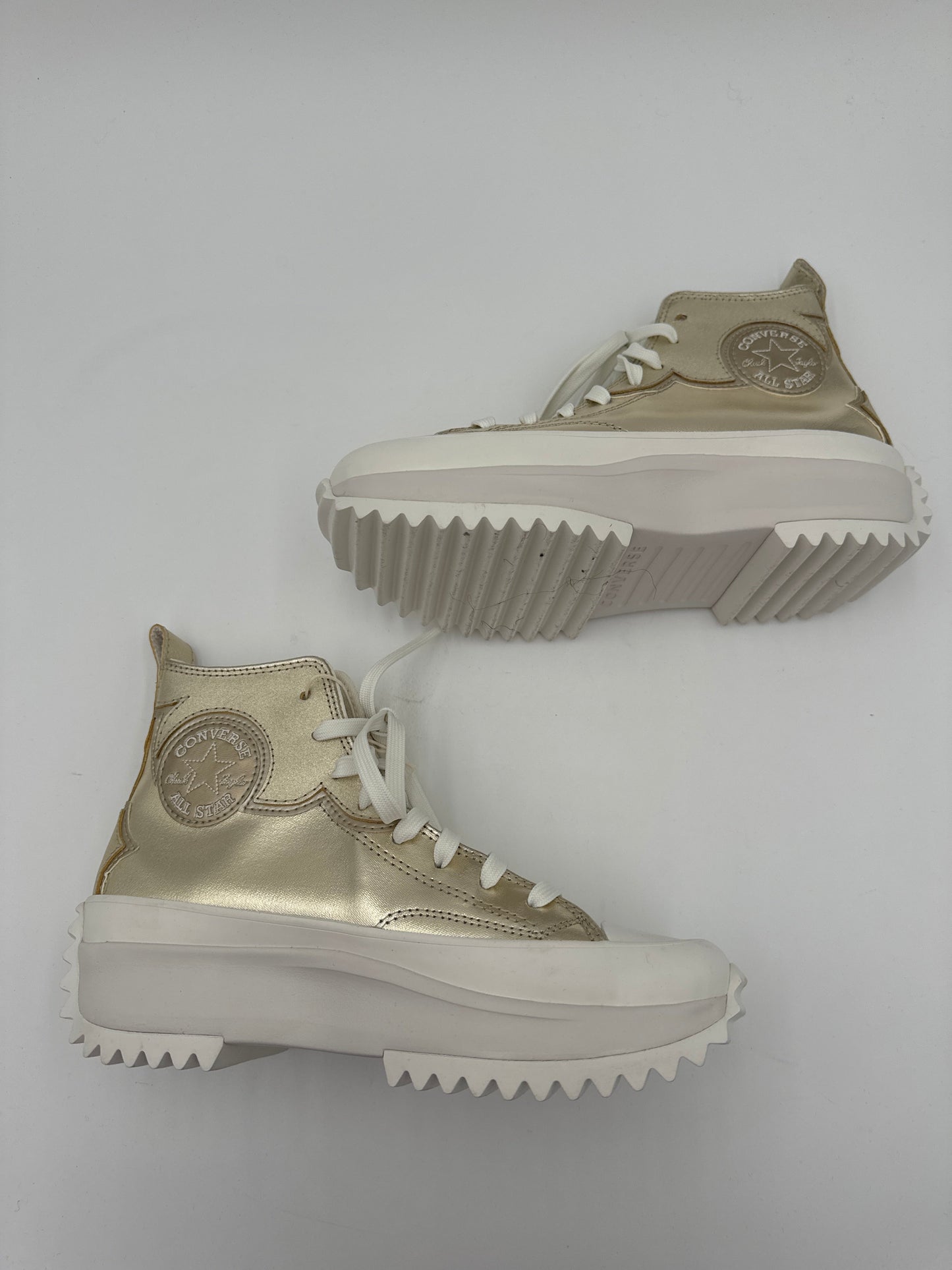 Shoes Flats By Converse In Gold & White, Size: 8