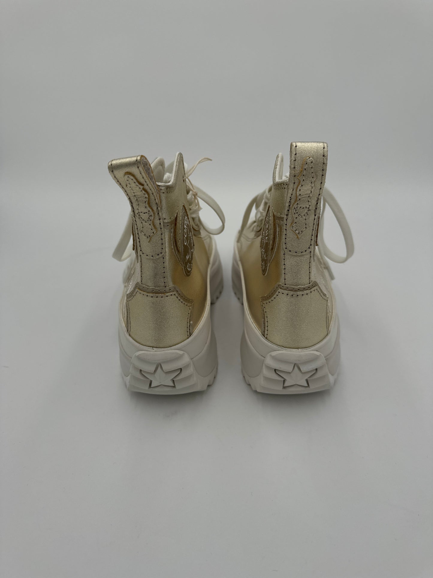 Shoes Flats By Converse In Gold & White, Size: 8