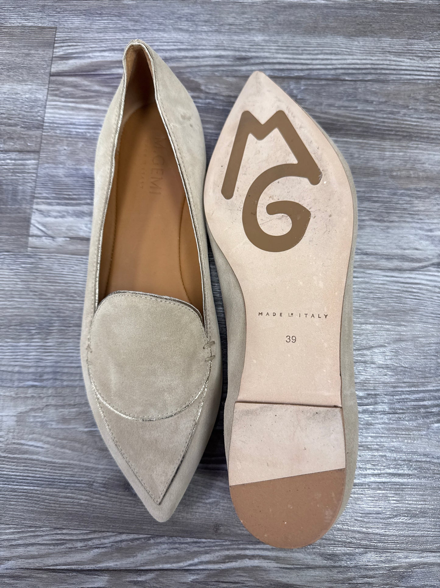 Shoes Flats By Cmb In Beige, Size: 9