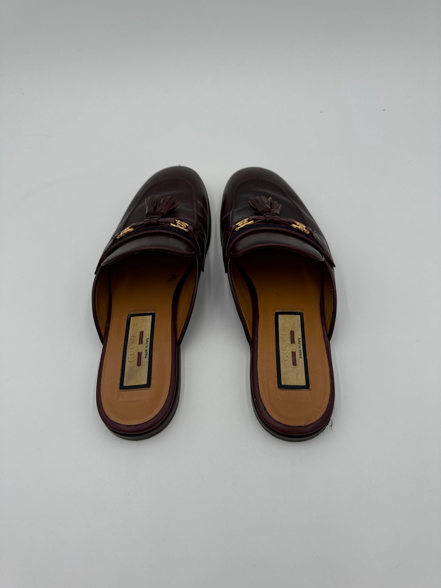 Shoes Designer By Gucci In Maroon, Size: 8.5