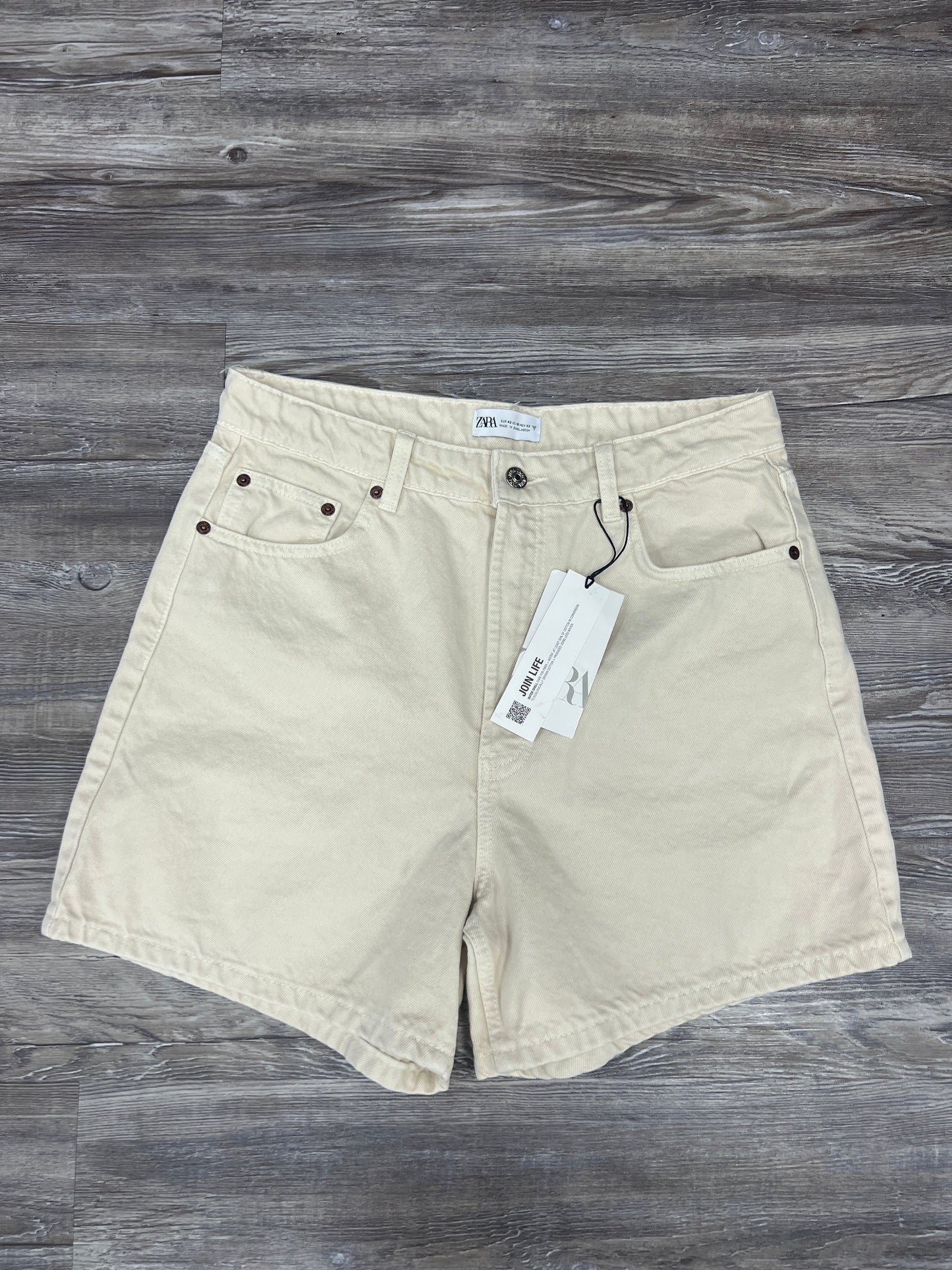 Tan Shorts Zara, Size 10