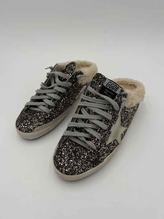 SHOES LUXURY DESIGNER GOLDEN GOOSE in GOLD, Size: 10