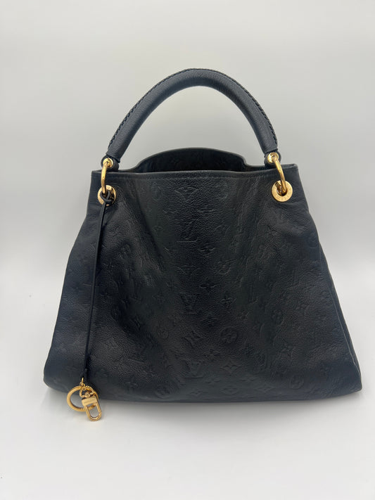 Handbag Luxury Designer By Louis Vuitton, Size: Large