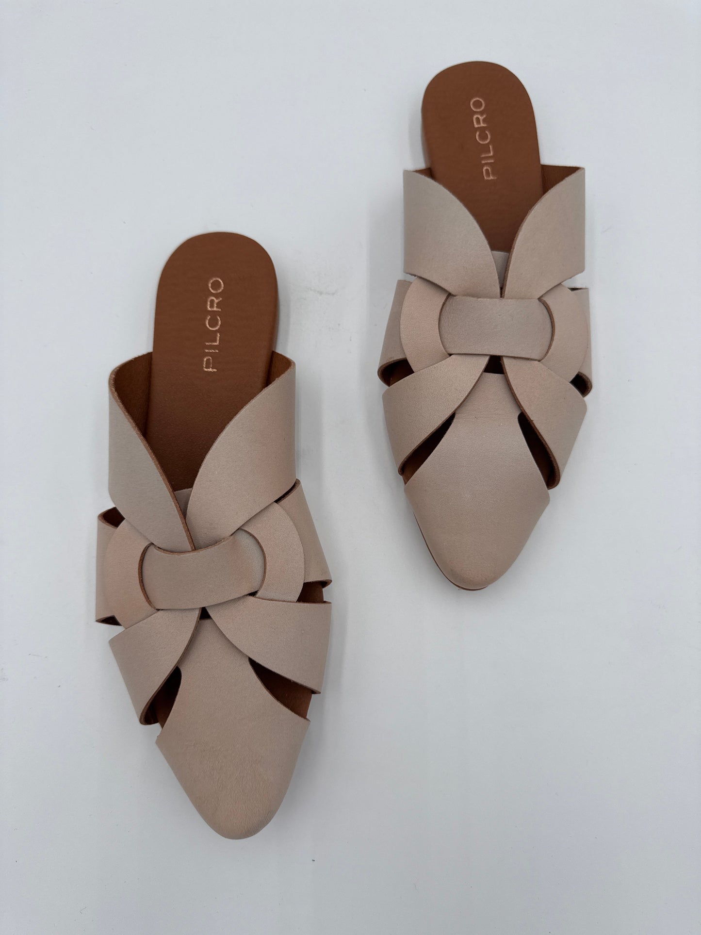 Shoes Flats By Pilcro In Tan, Size: 7.5