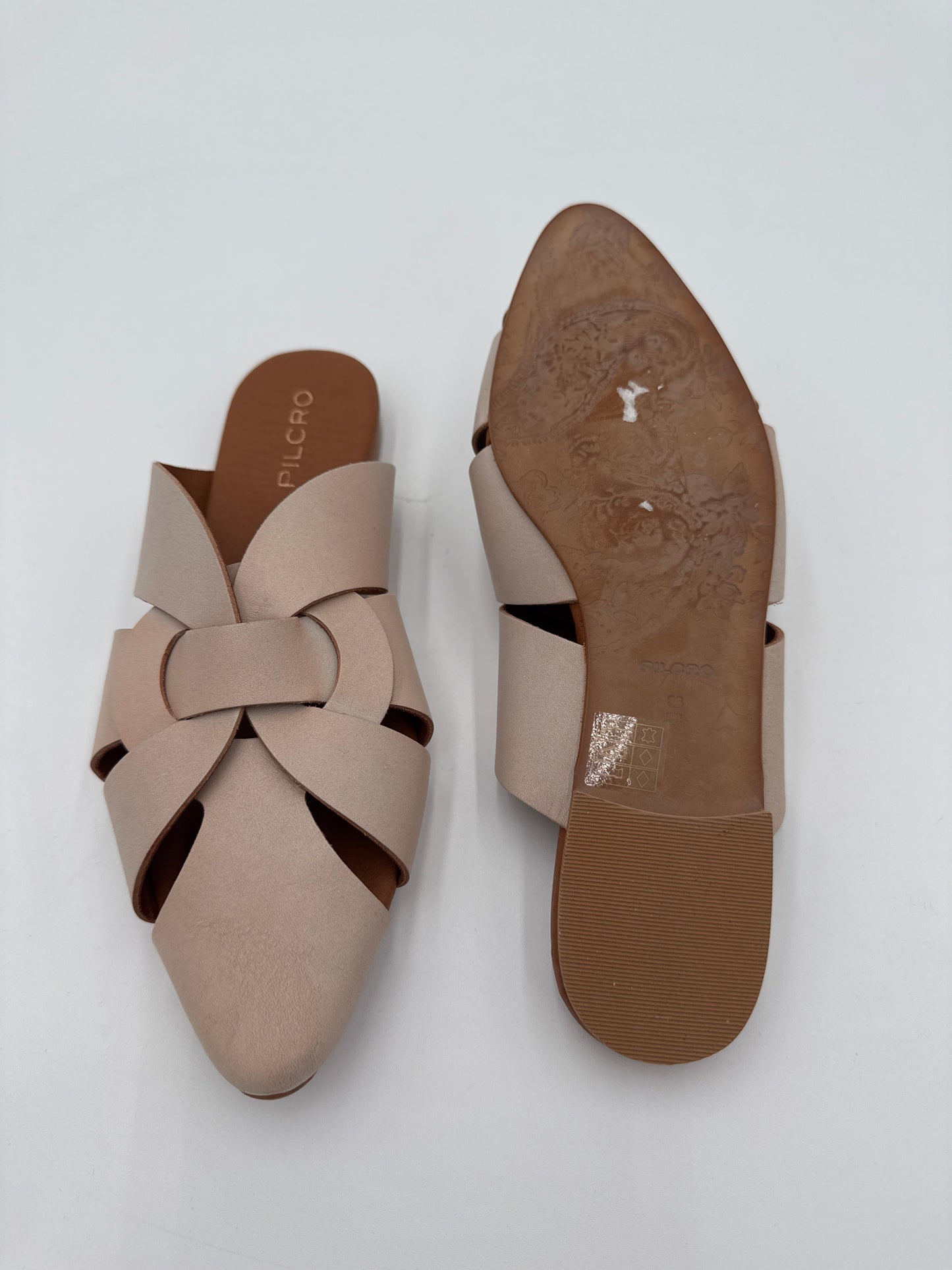 Shoes Flats By Pilcro In Tan, Size: 7.5