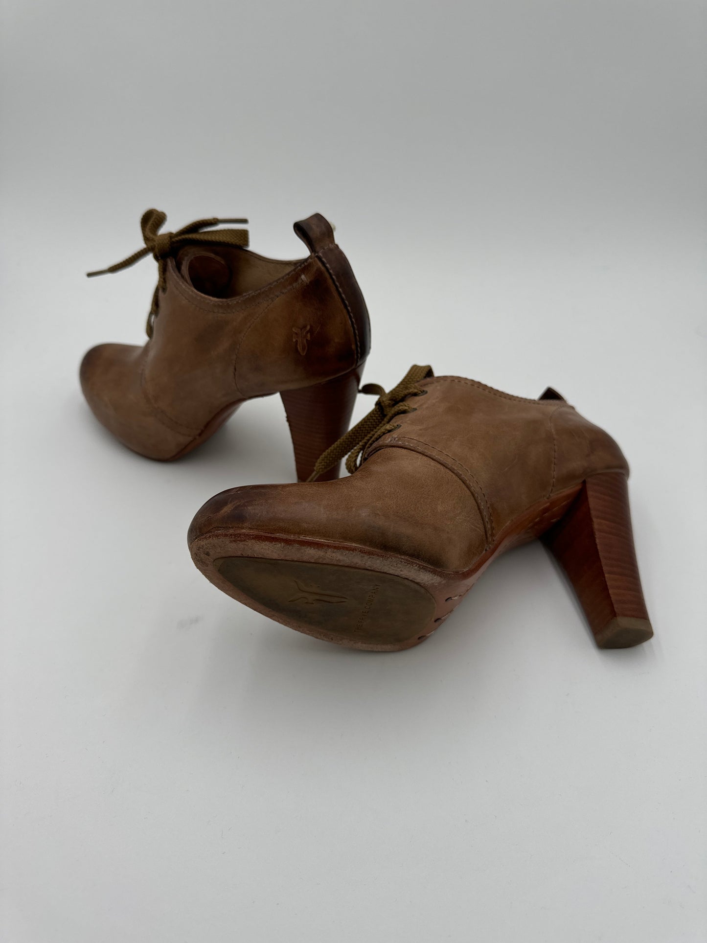 Shoes Heels By Frye In Tan, Size: 9