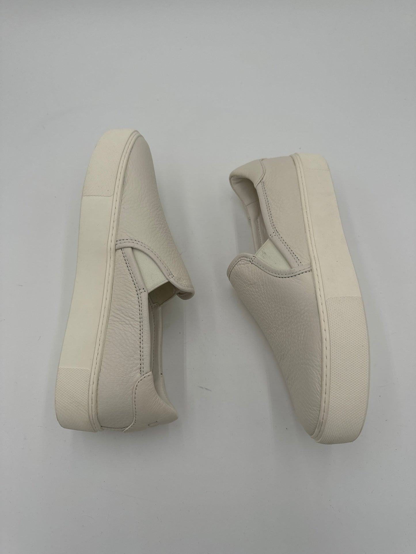 Shoes Sneakers By Ugg In White, Size: 9.5