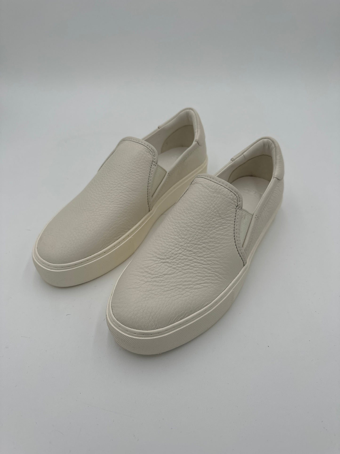 Shoes Sneakers By Ugg In White, Size: 9.5