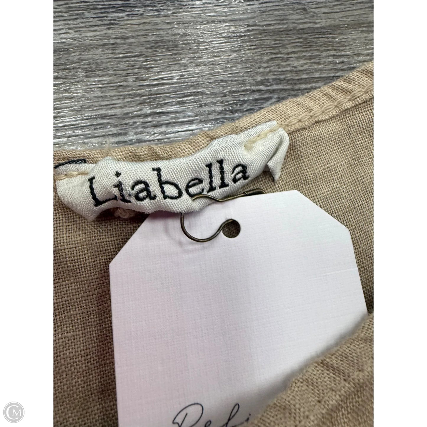 Top Short Sleeve By Liabella In Tan, Size: L