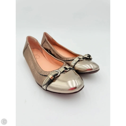 Shoes Flats By Agl In Gold, Size: 8