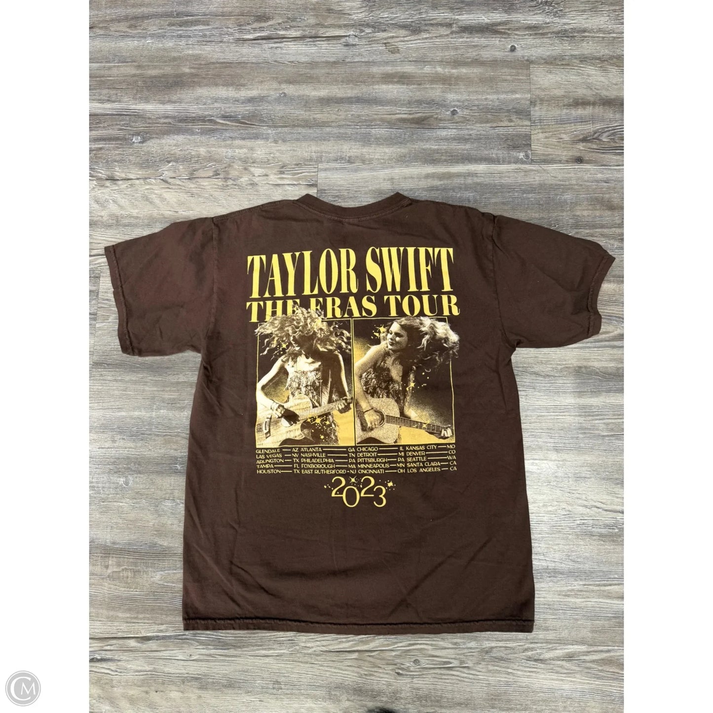 Top Short Sleeve By Taylor Swift The Eras Tour In Brown & Yellow, Size: M