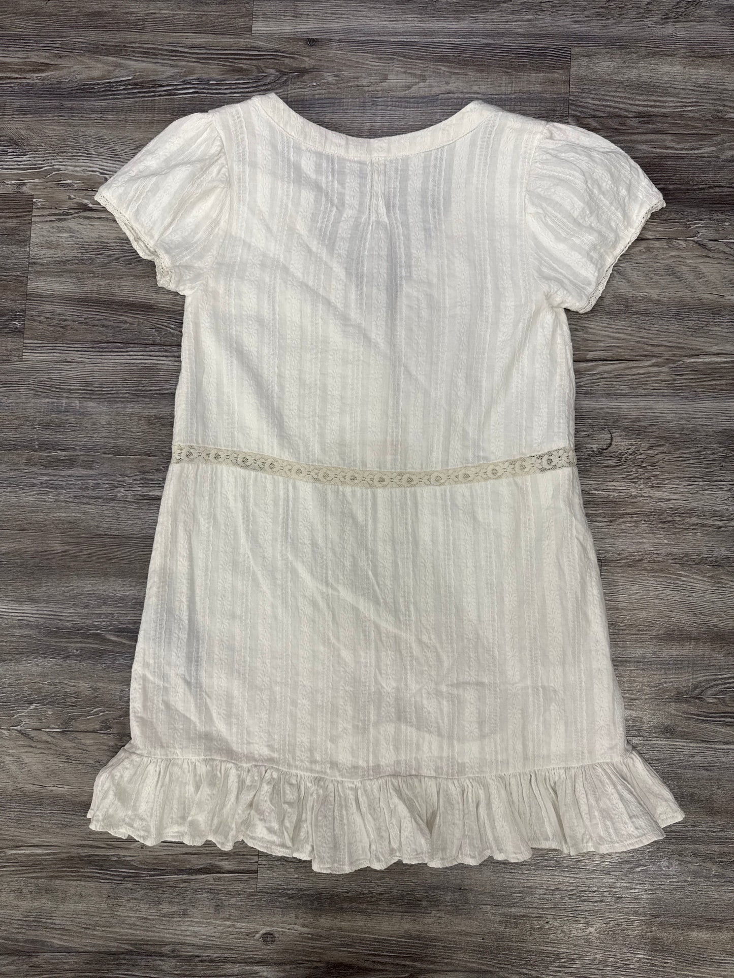 Dress Casual Short By Urban Outfitters In White, Size: Xs