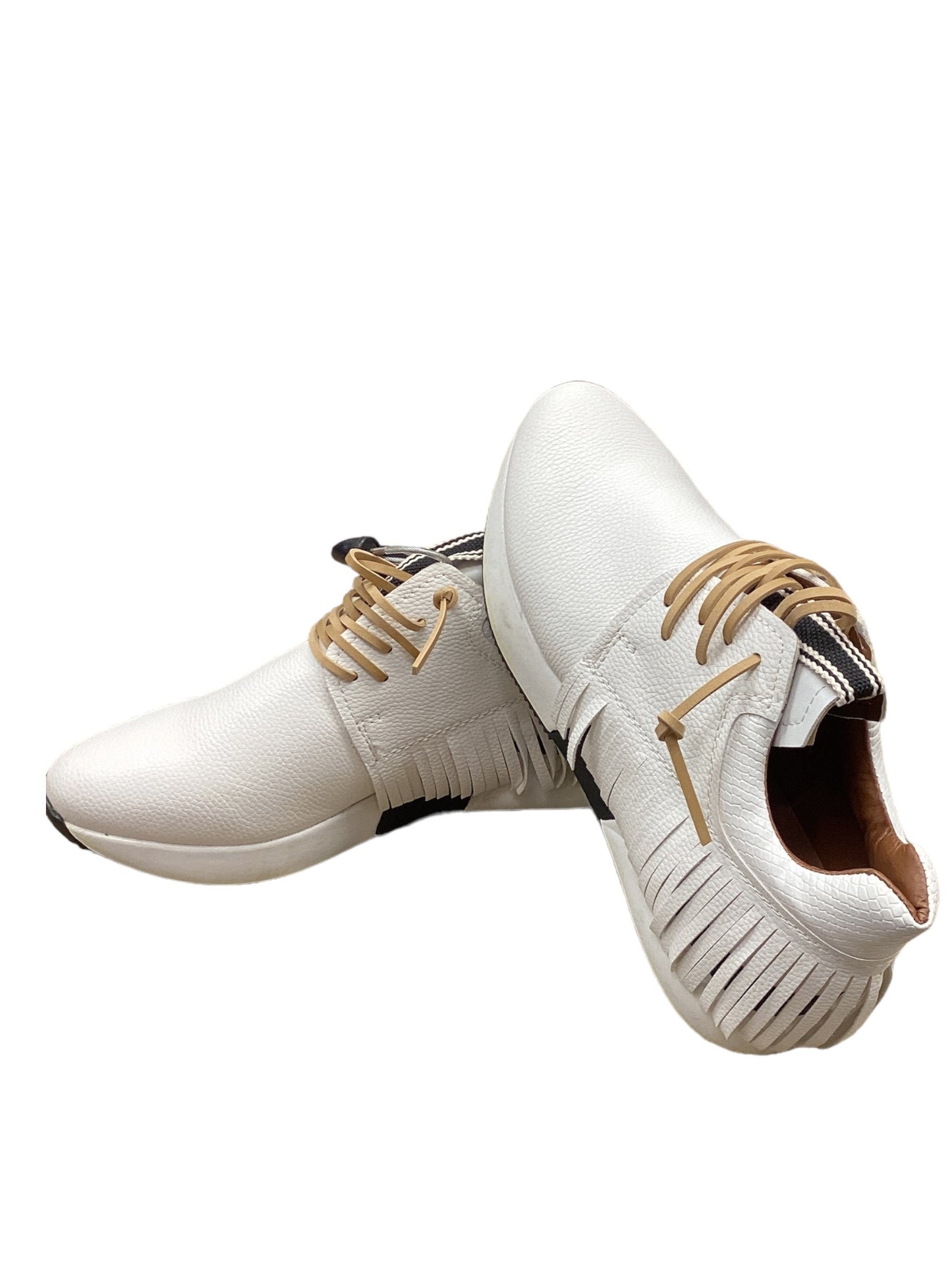 Shoes Sneakers By Steve Madden In White, Size: 9.5