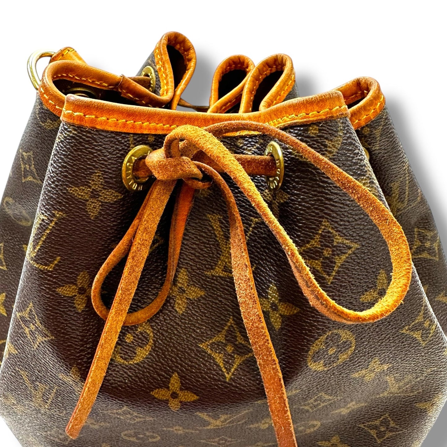 Handbag Designer By Louis Vuitton, Size: Medium