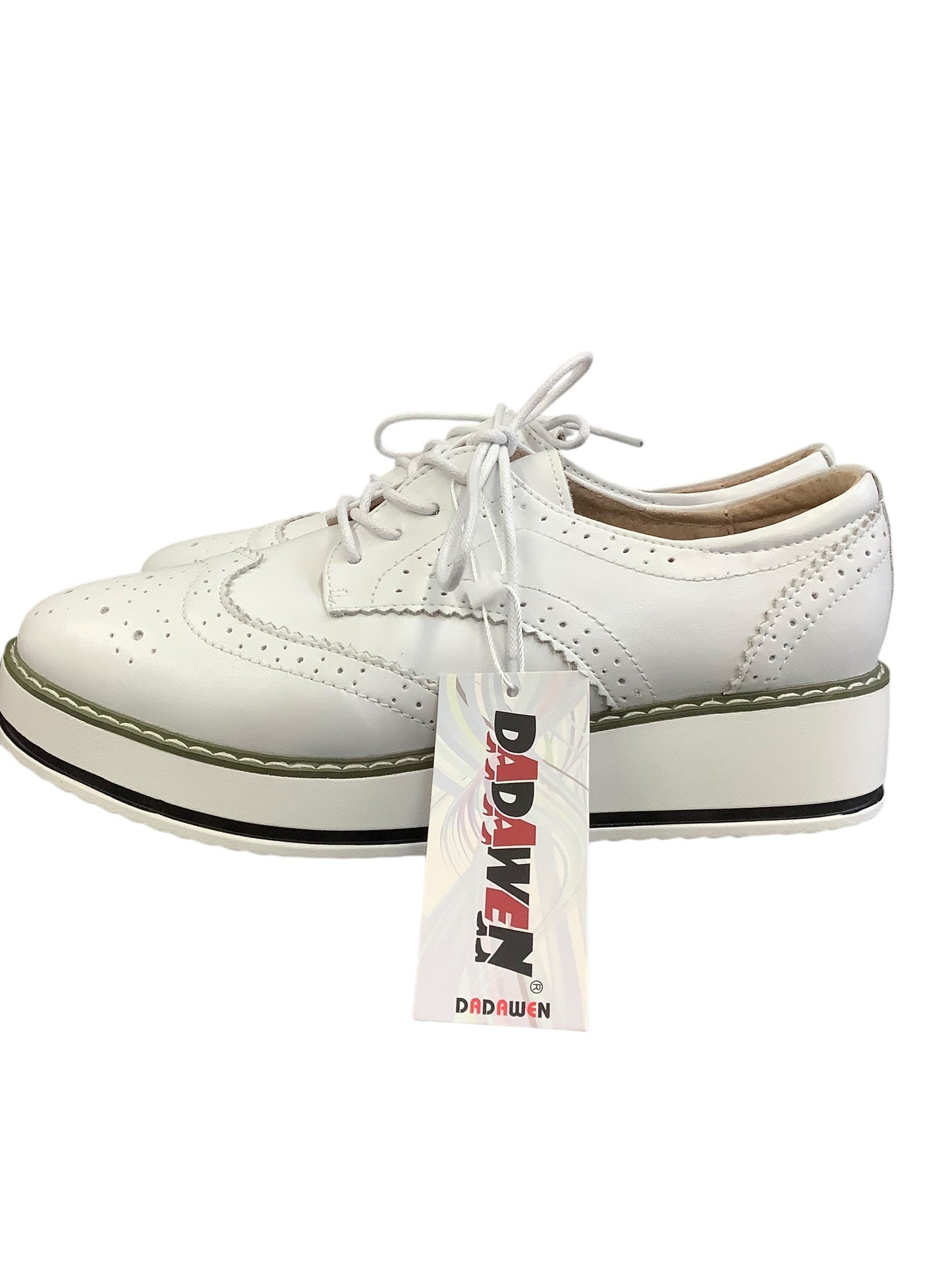 Shoes Sneakers By Cmc In White, Size: 8