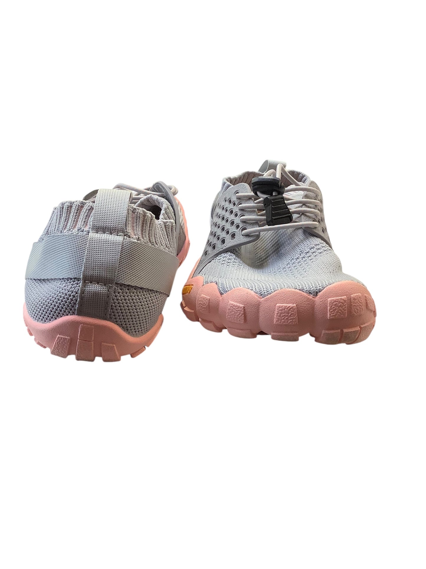 Shoes Athletic By Clothes Mentor In Grey, Size: 7