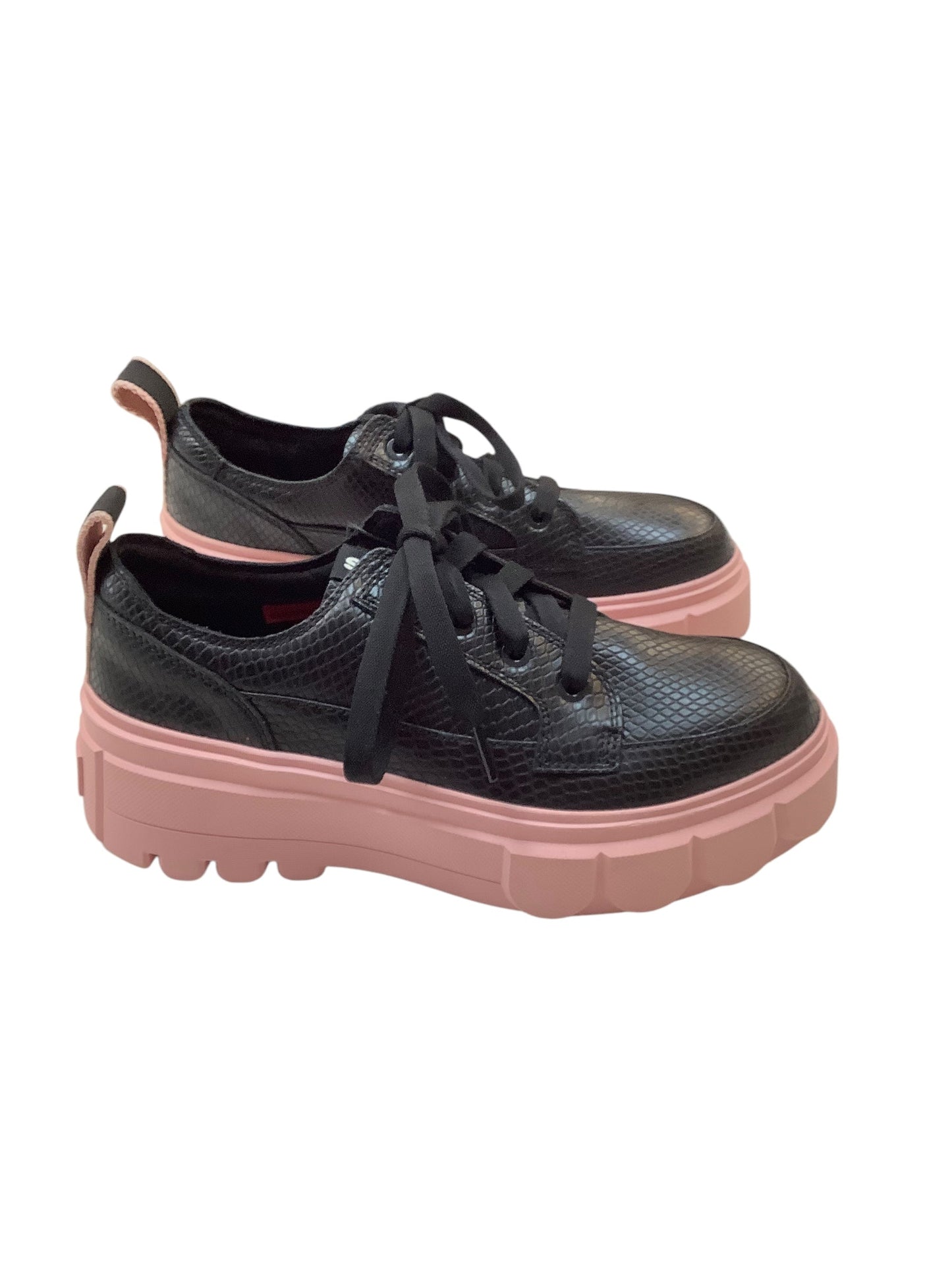 Shoes Sneakers By Sorel In Black & Pink, Size: 9