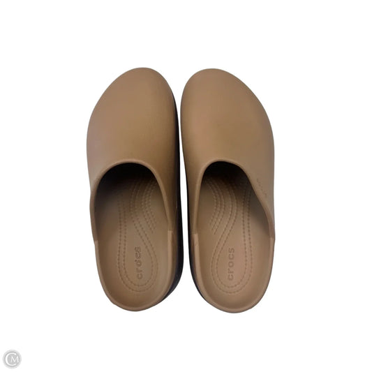 Shoes Heels Platform By Crocs In Brown, Size: 9