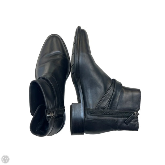 Boots Ankle Flats By Aquatalia In Black, Size: 5.5