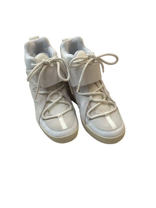 White Shoes Athletic Sorel, Size 8