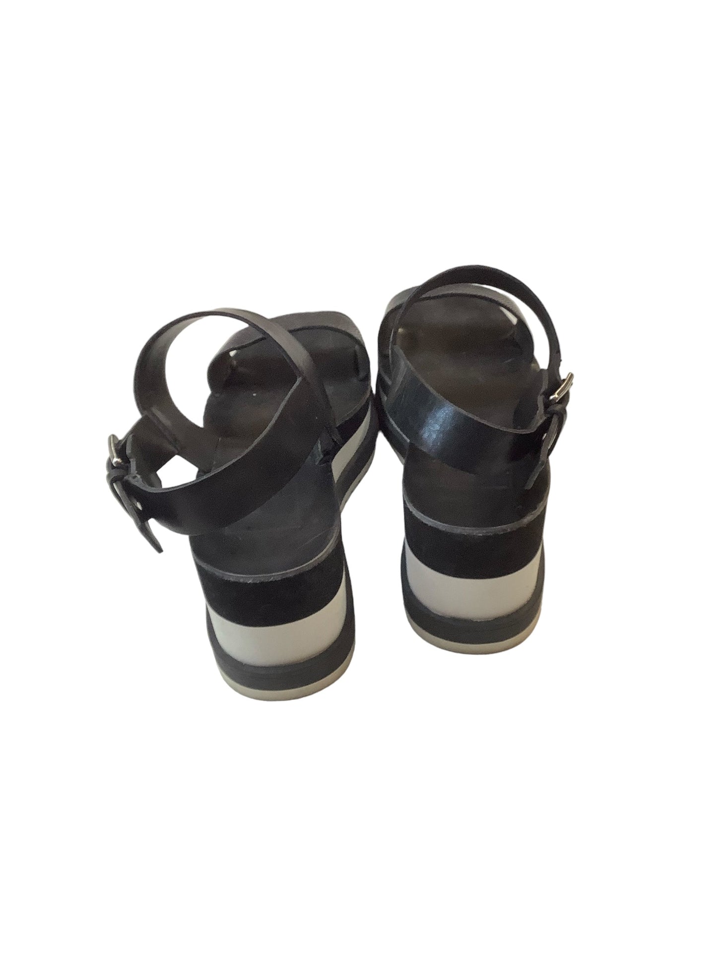 Black & White Sandals Flats Dolce Vita, Size 7