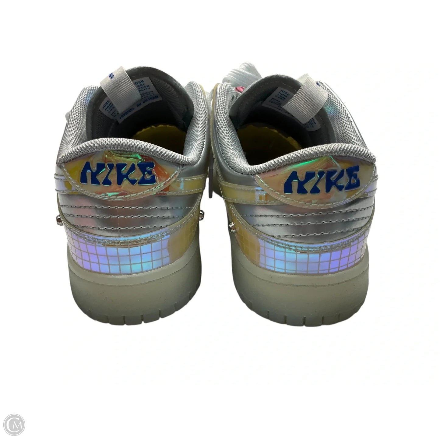 Shoes Sneakers By Nike In Silver, Size: 8