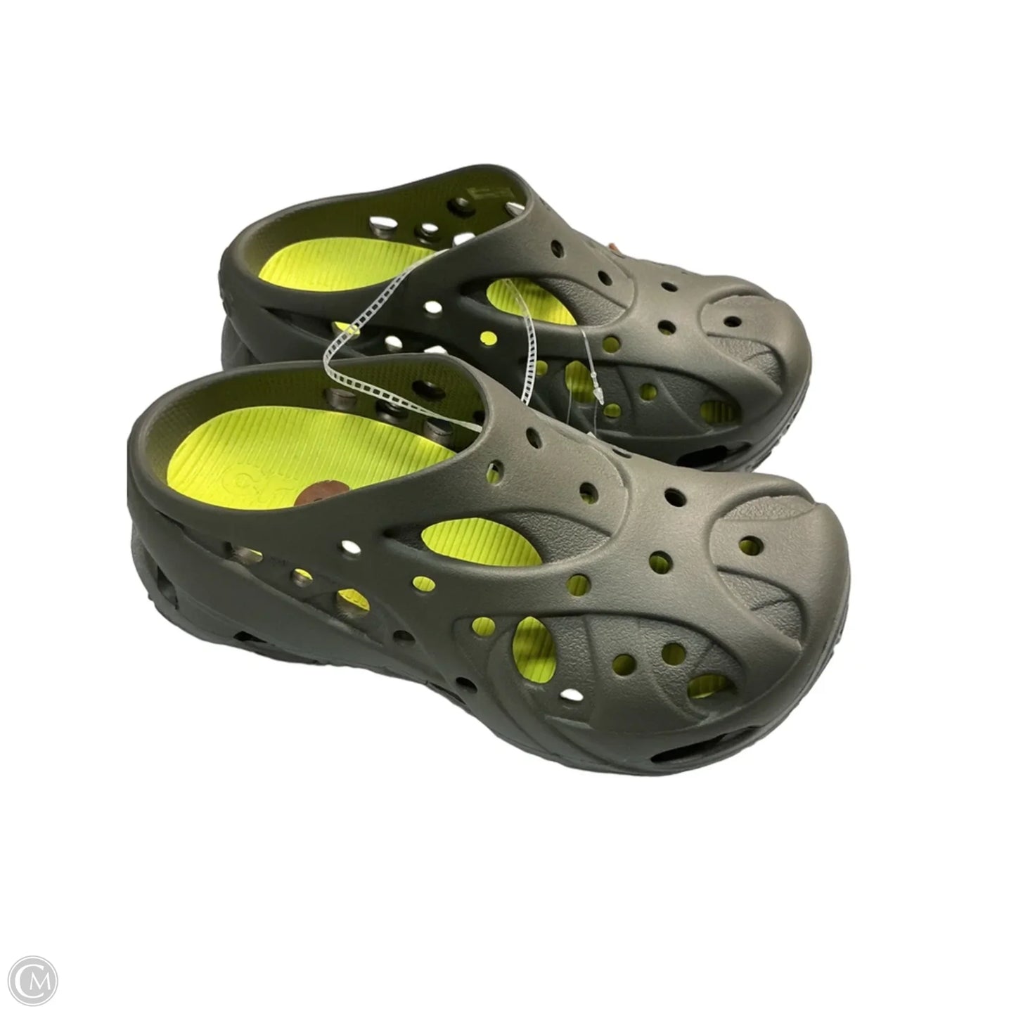Shoes Flats By Crocs In Green, Size: 8