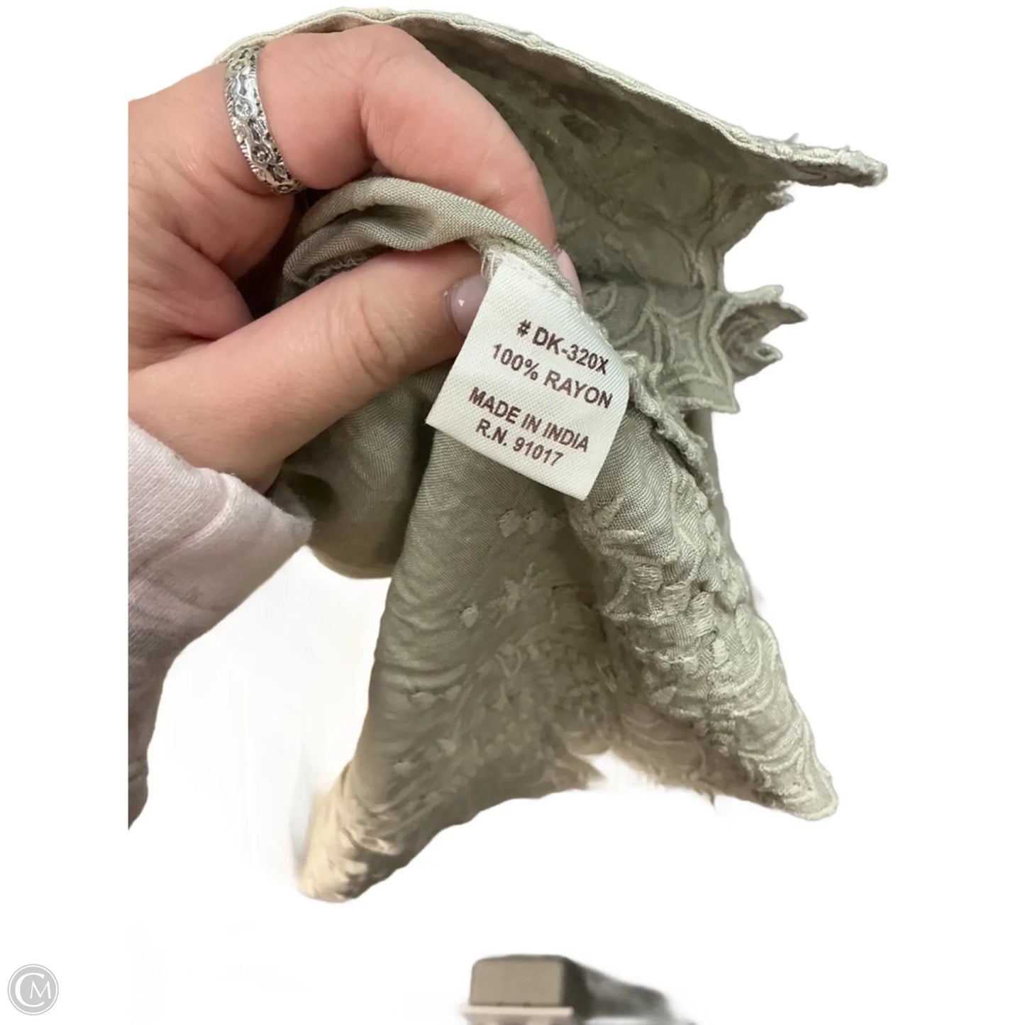 Top Long Sleeve By Solitaire In Green, Size: 18