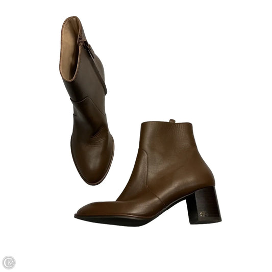 Boots Designer By Stuart Weitzman In Brown, Size: 7.5