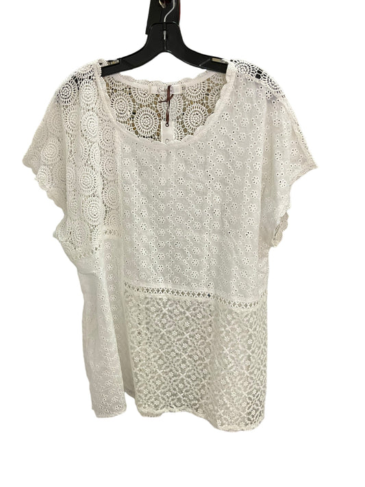 Top Short Sleeve By Solitaire In White, Size: 2x