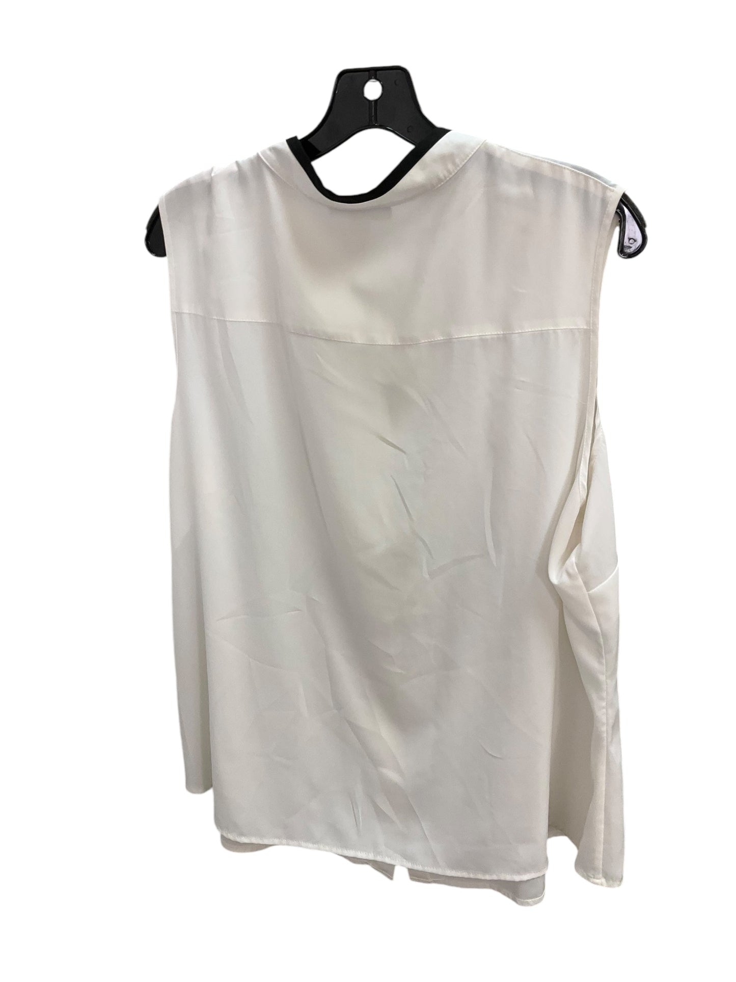 Top Sleeveless By Calvin Klein O In White, Size: 1x