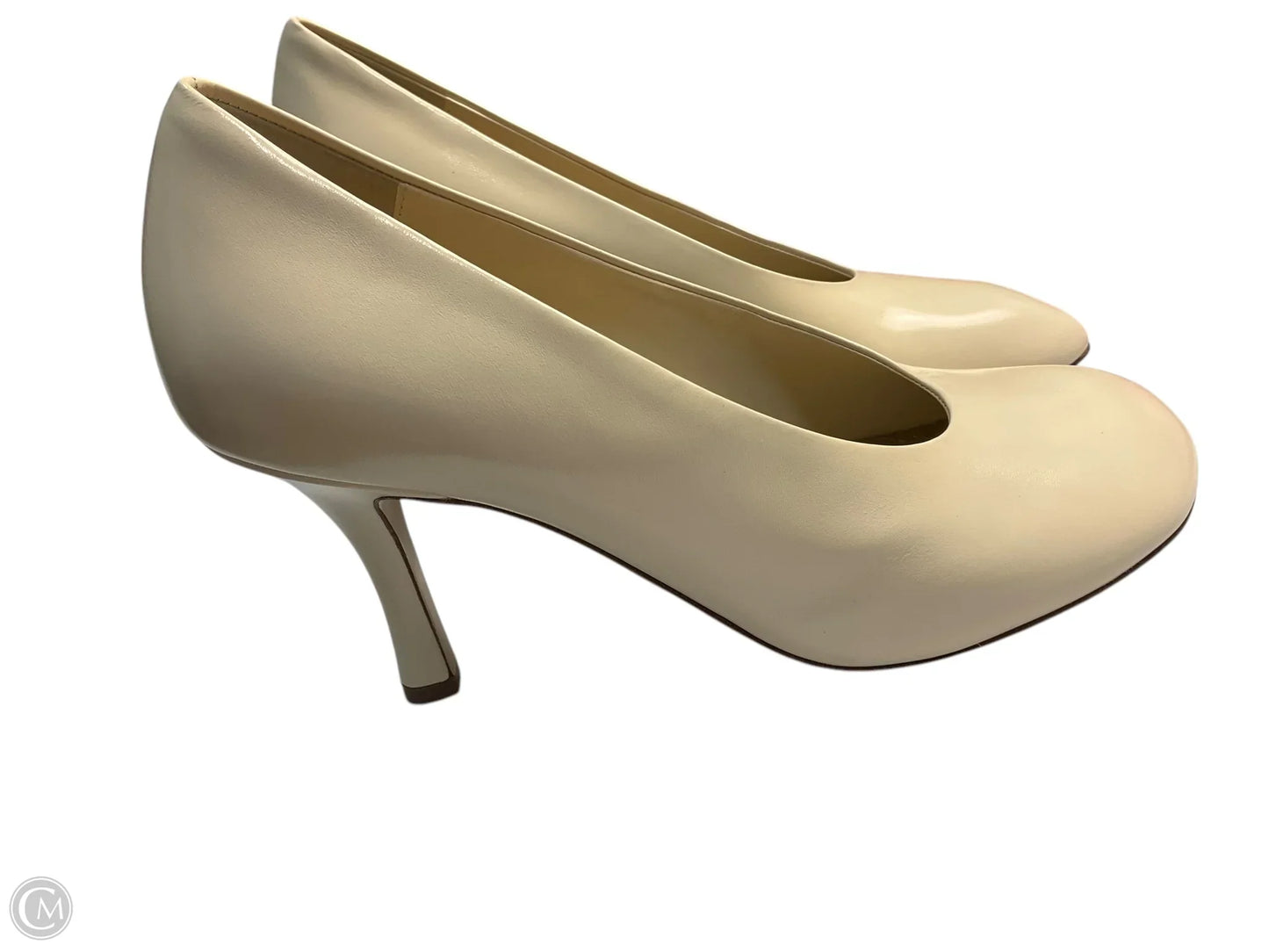 Shoes Luxury Designer By Burberry In Ivory, Size: 7.5