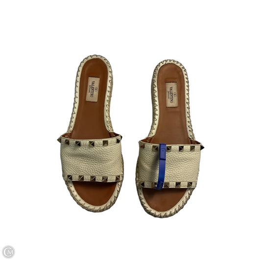 Shoes Luxury Designer By Valentino-garavani In Cream & Tan, Size: 8.5