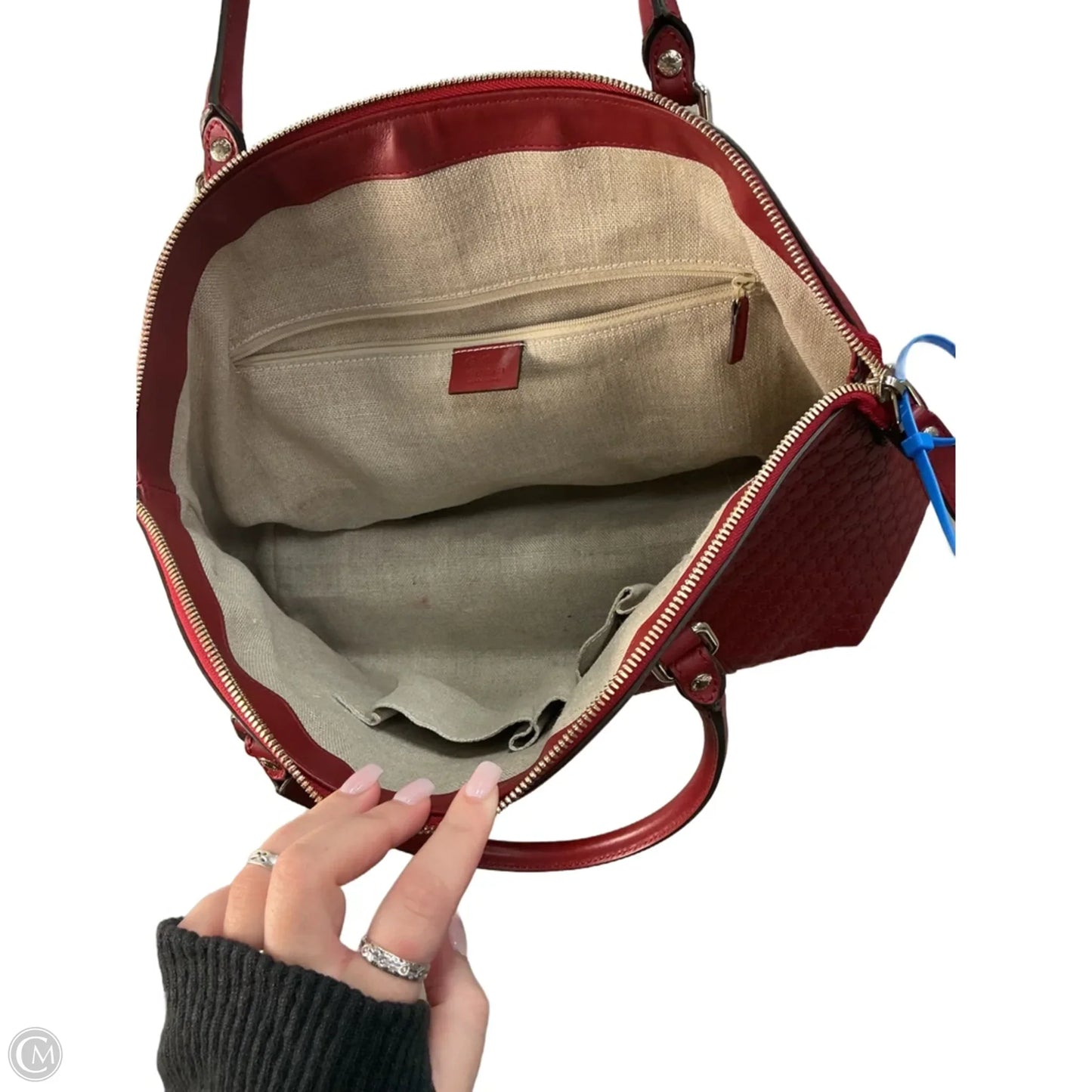 Handbag Luxury Designer By Gucci, Size: Medium