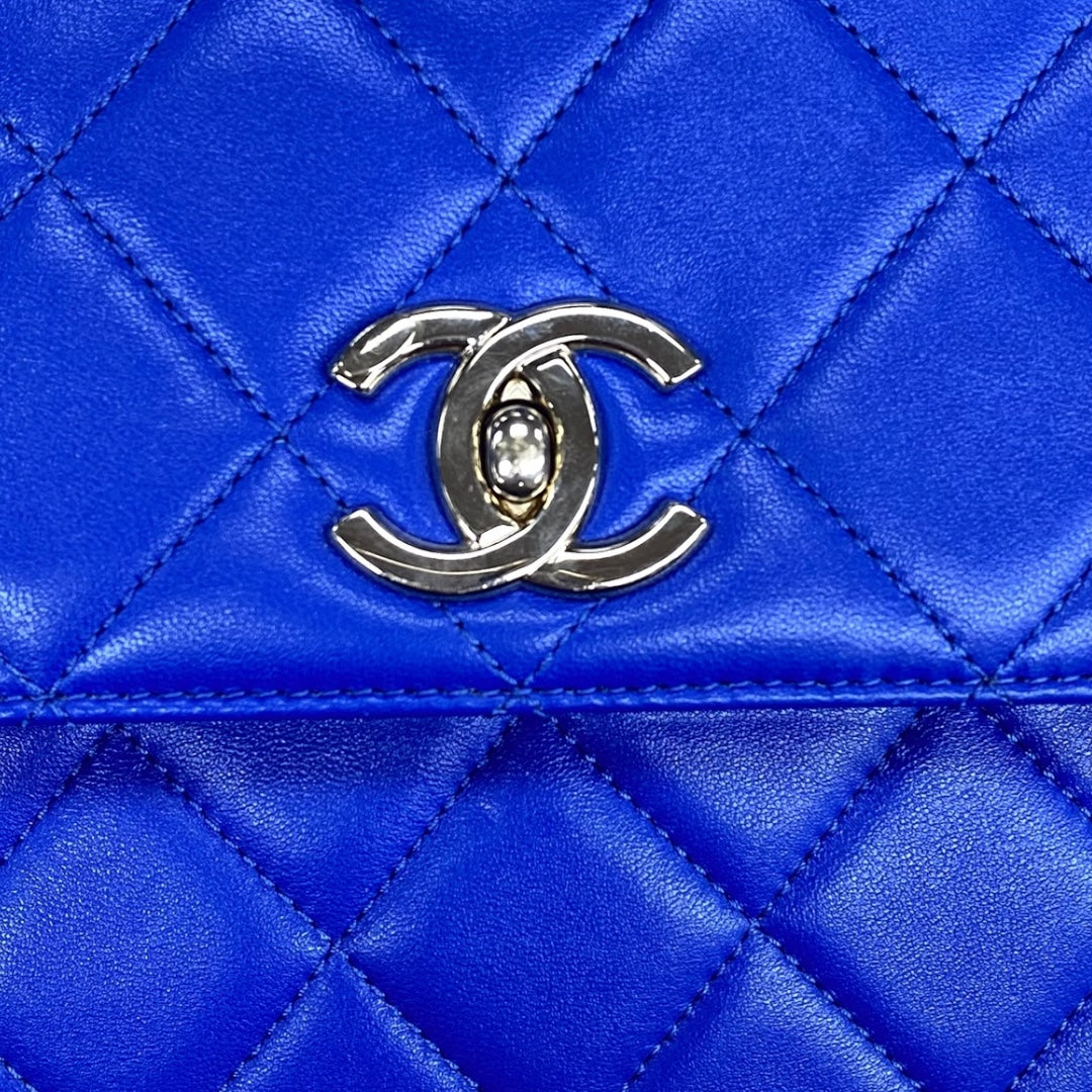 Handbag Luxury Designer By Chanel, Size: Medium