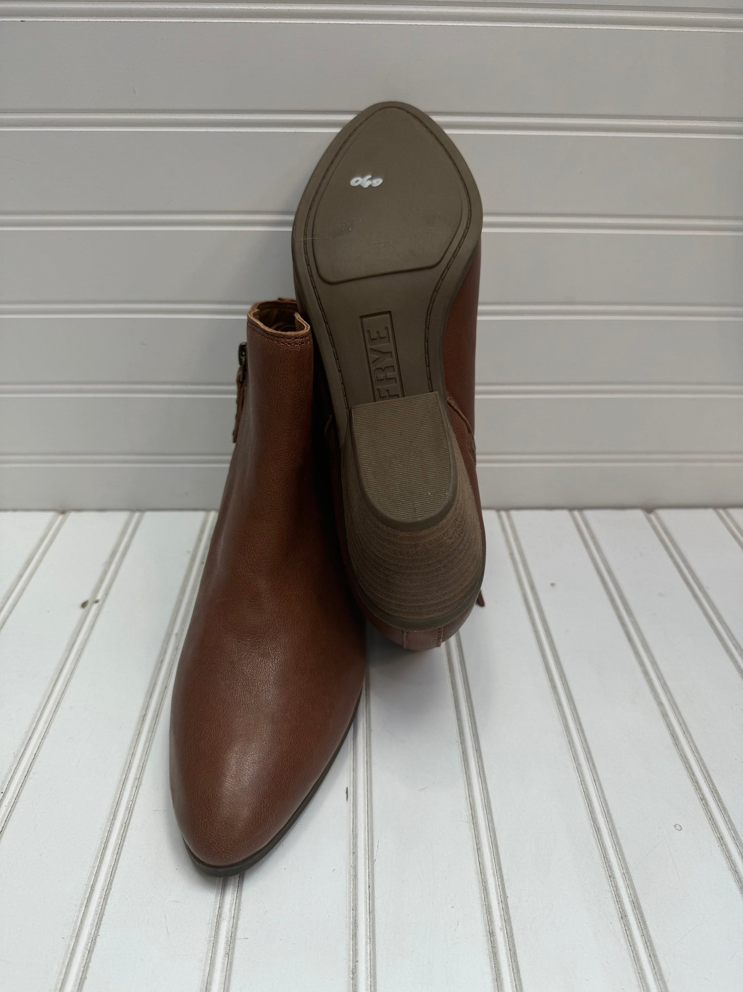 Brown Boots Designer Frye, Size 9