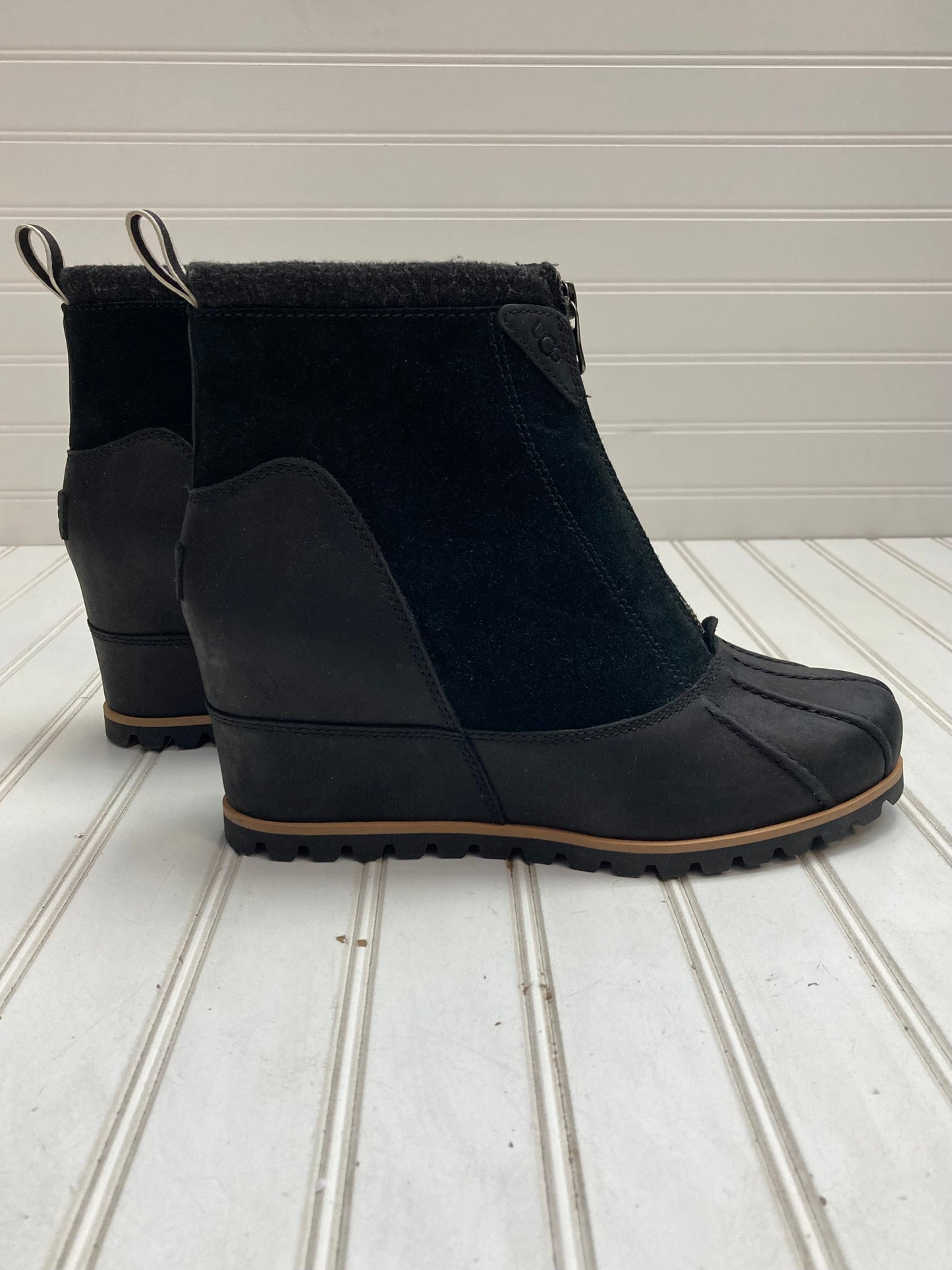 Black Boots Designer Ugg, Size 9