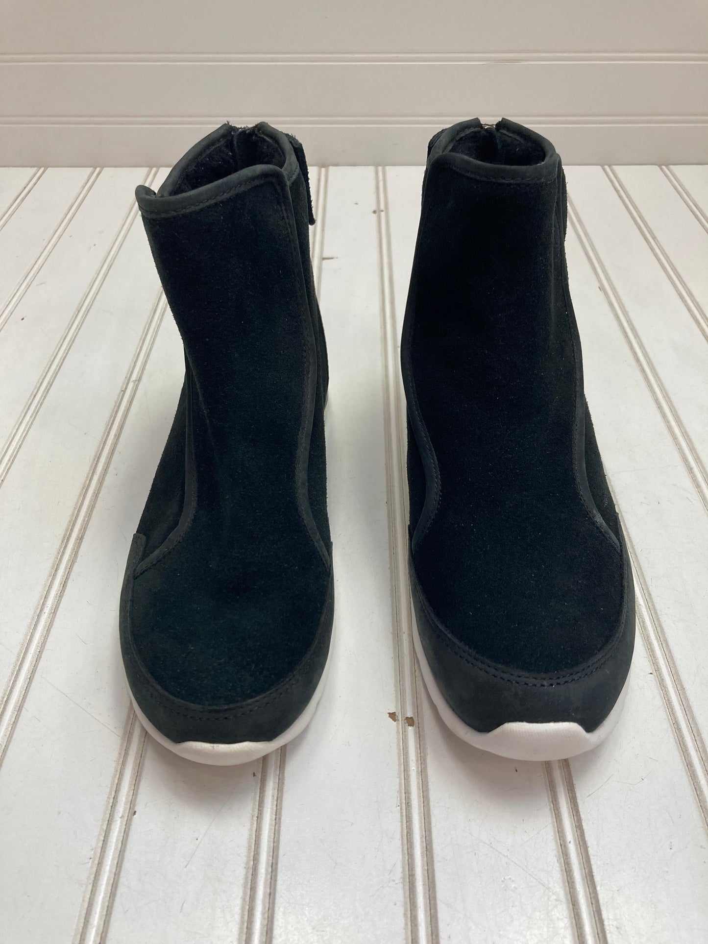 Black Boots Ankle Flats Ugg, Size 7
