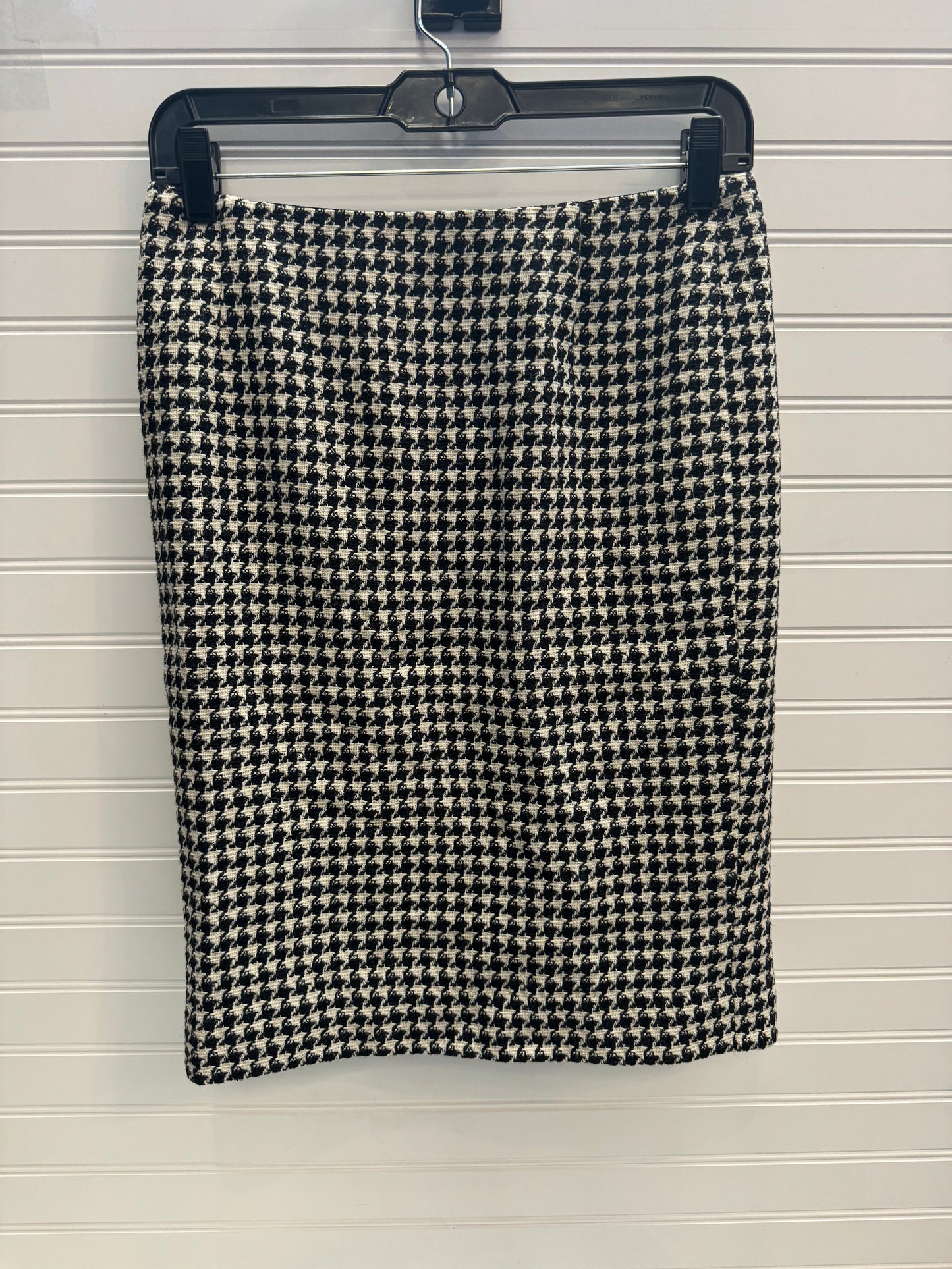 Skirt Mini & Short By Carlisle  In Black & White, Size: 2