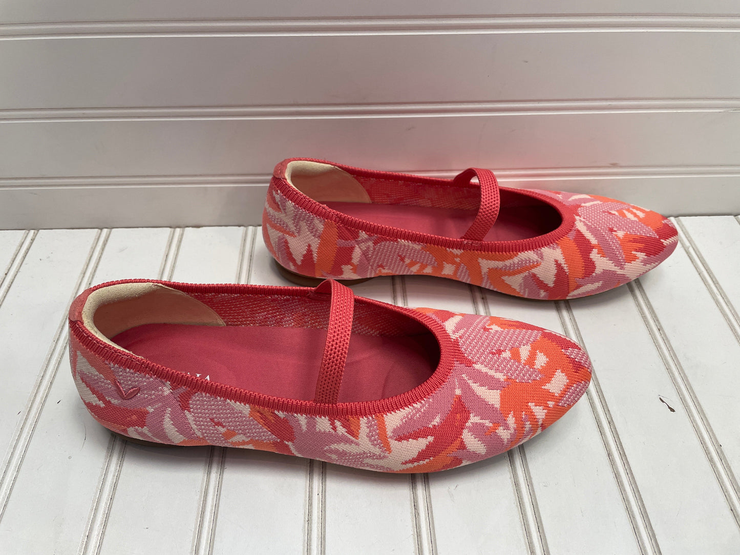 Shoes Flats By Vivaia In Orange & Pink, Size: 7