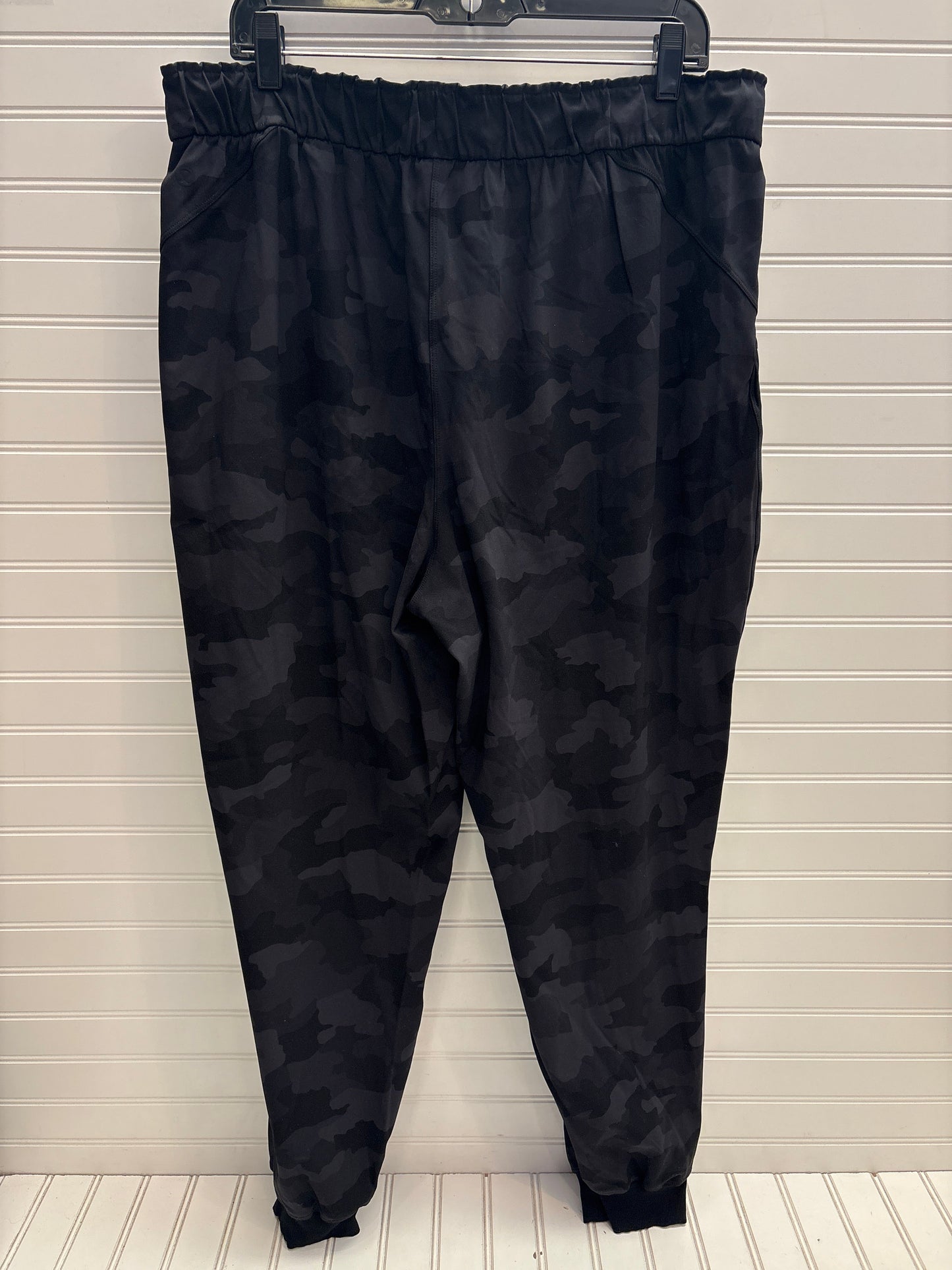 Athletic Pants By Lululemon In Camouflage Print, Size: 16