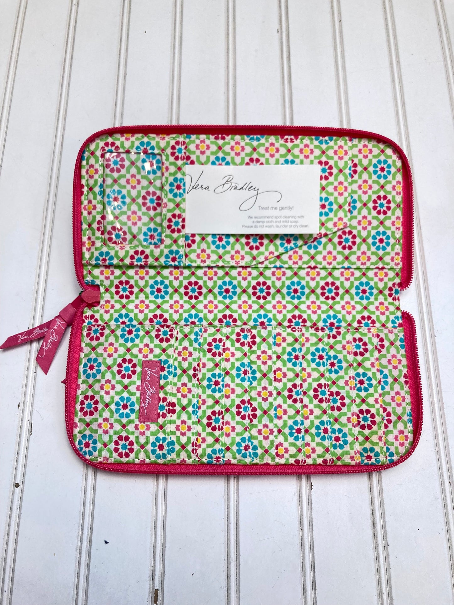 Wallet Designer By Vera Bradley  Size: Medium