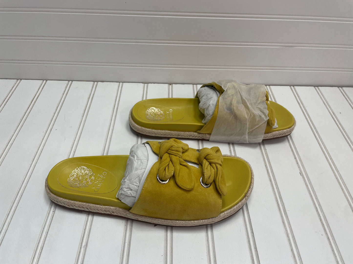Yellow Sandals Flats Vince Camuto, Size 10