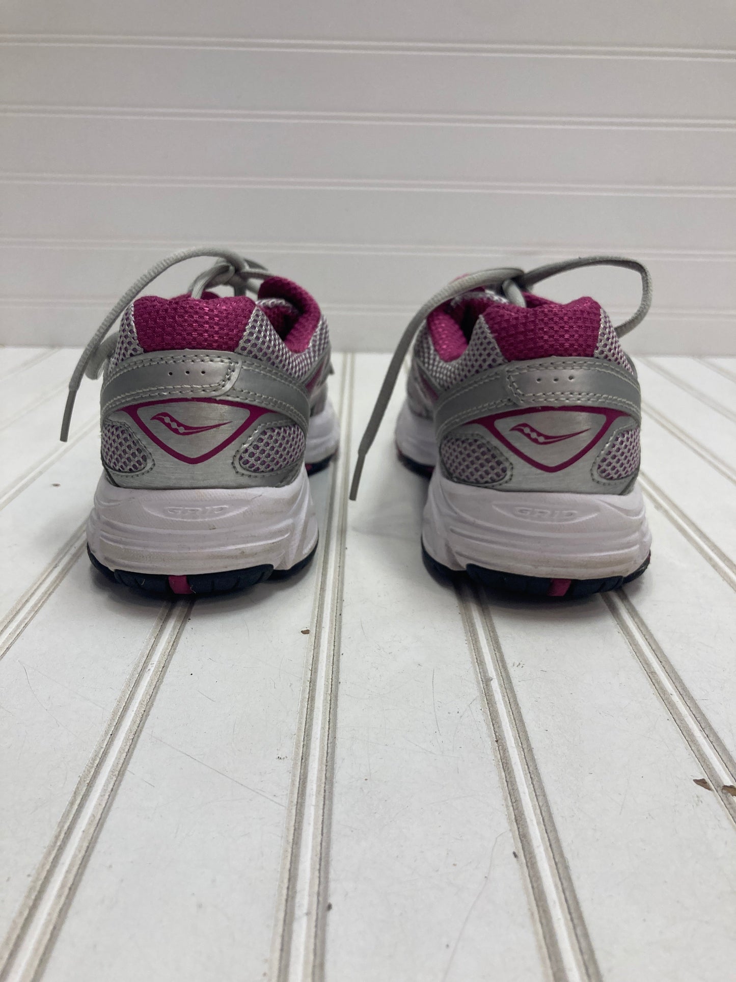 Shoes Athletic By Sacouny In Grey & Purple, Size: 7.5