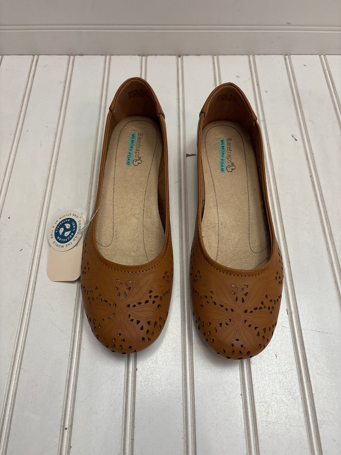 Shoes Flats By Bare Traps In Tan, Size: 8.5